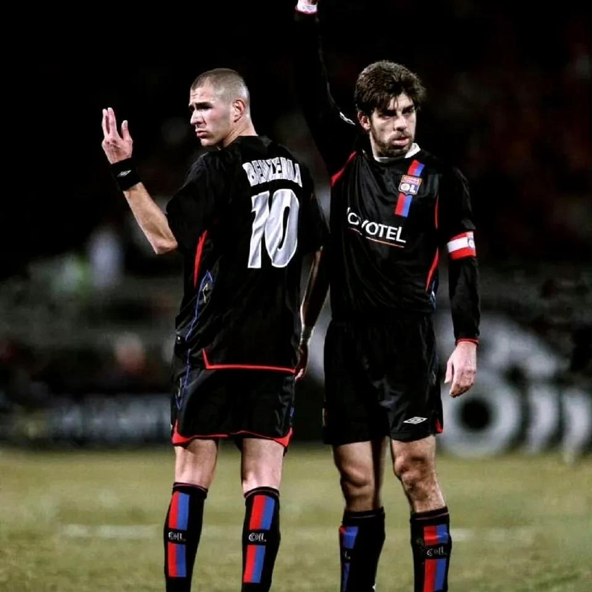 里昂中场球员统治比赛，带队晋级