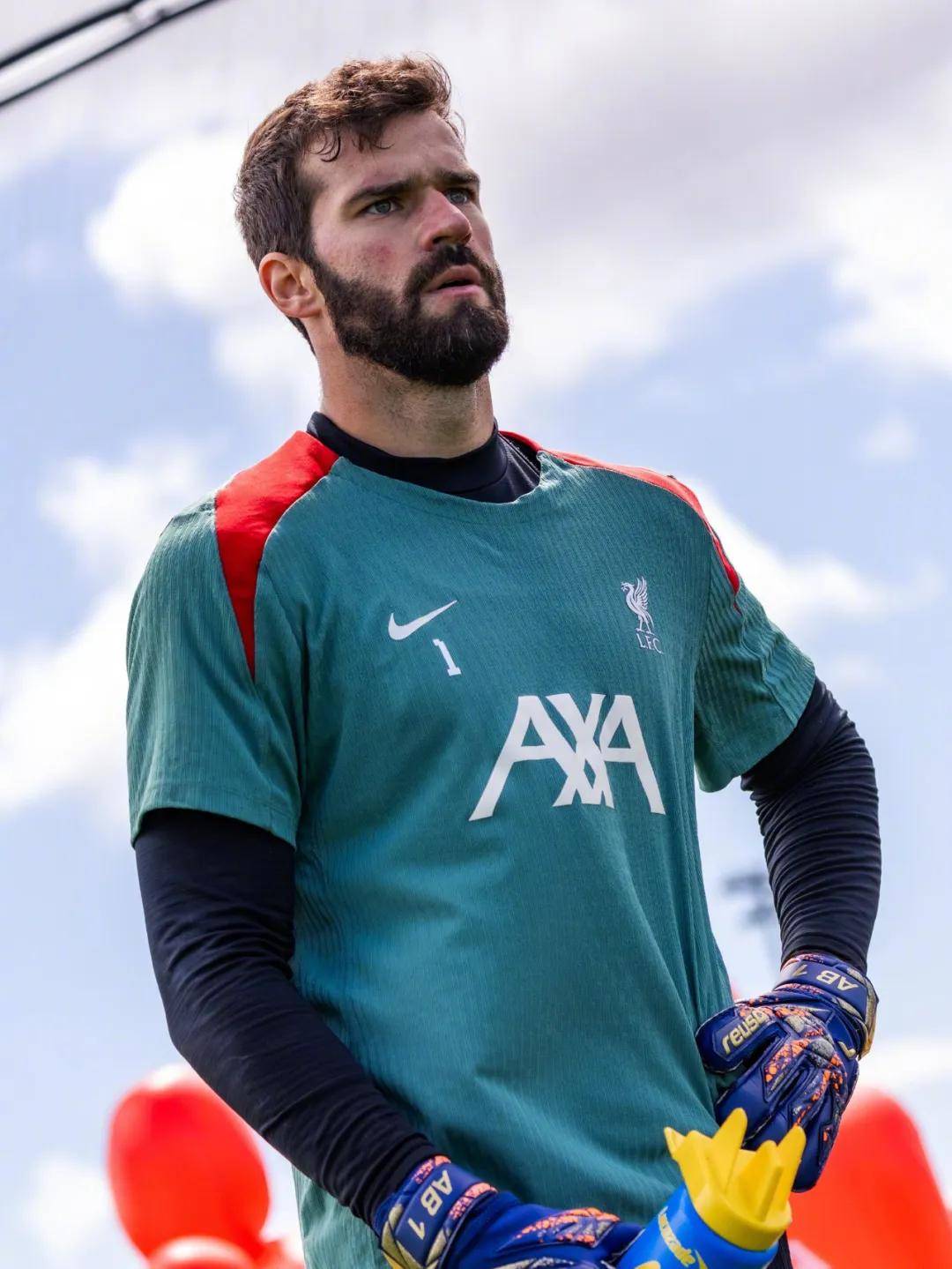 包含利物浦主帅称新赛季备战积极有望的词条