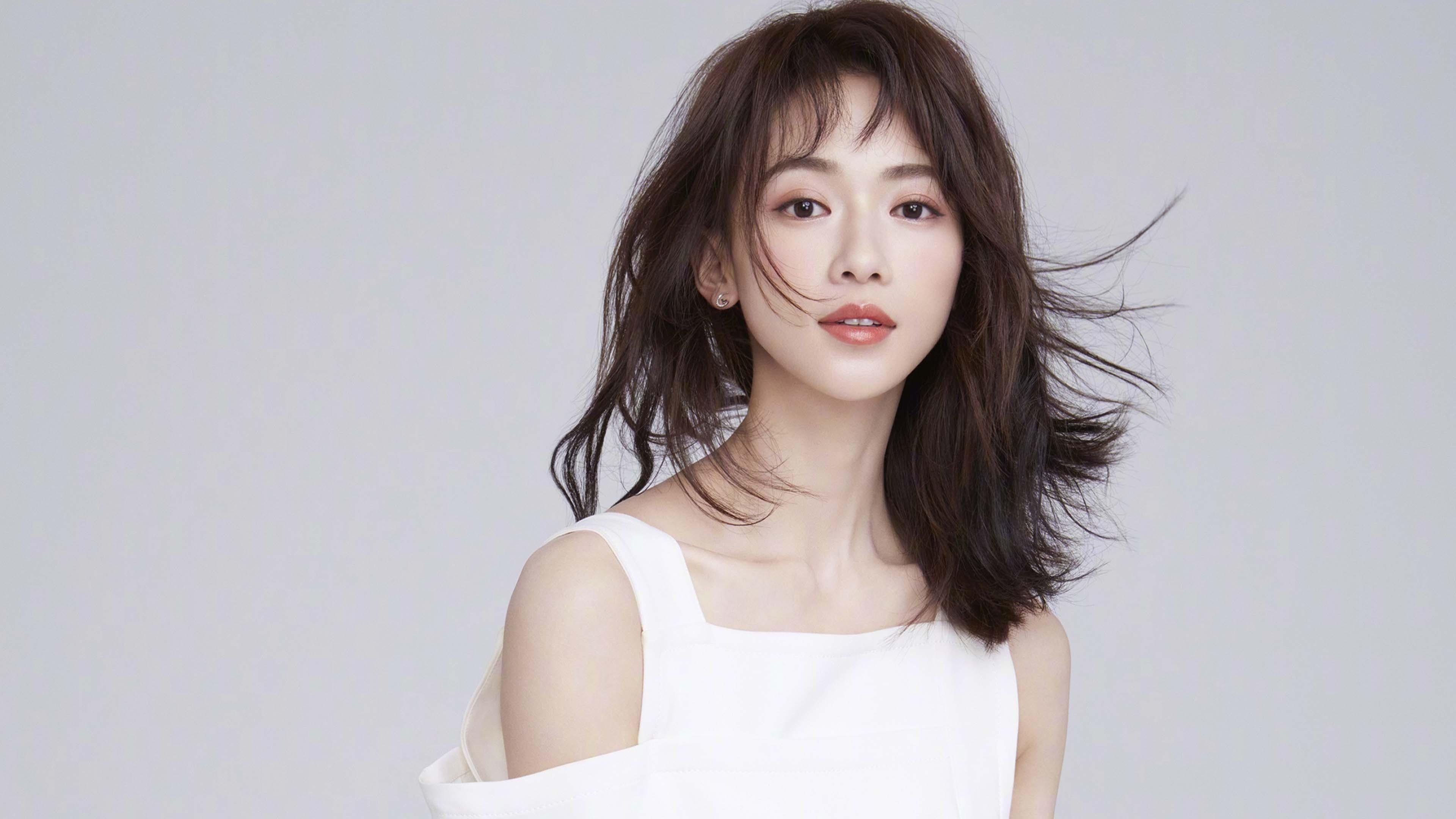 库里的东方奇袭夜,马刺压哨击败山西队,史诗一投定格跨国传奇